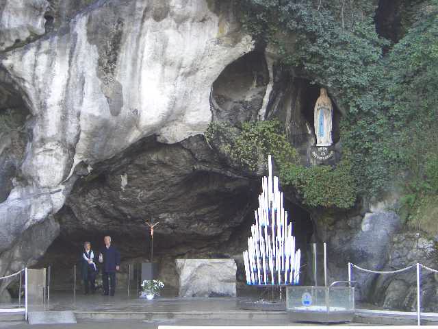 FRANCE: Lourdes – the Grotto | GTR Pilgrimage